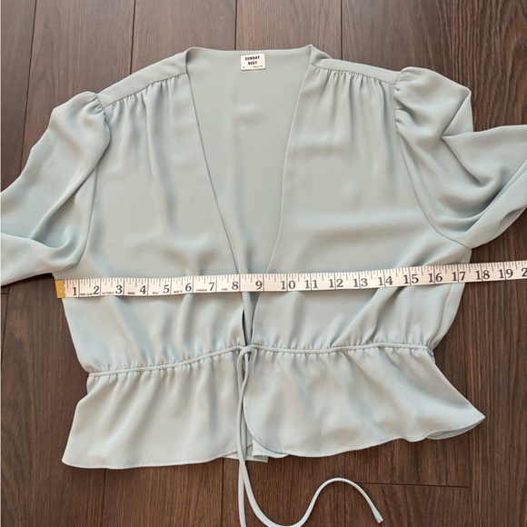 ARITZIA Sunday Best Front Tie Blouse - Picture 3 of 10